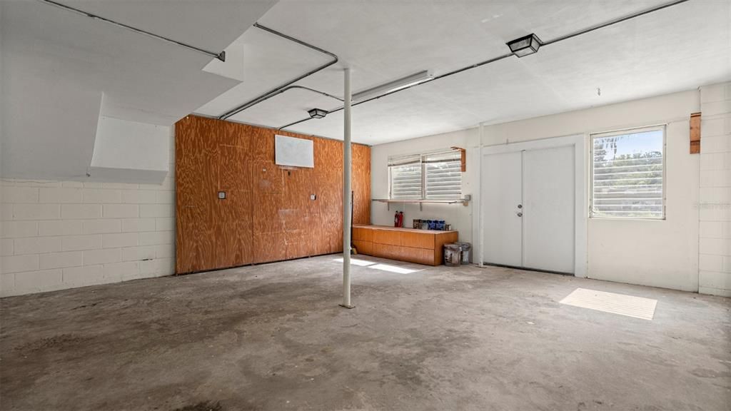For Sale: $495,000 (4 beds, 2 baths, 2516 Square Feet)
