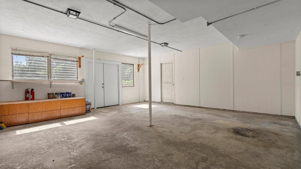 For Sale: $495,000 (4 beds, 2 baths, 2516 Square Feet)