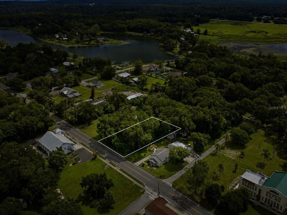 待售: $299,000 (1.45 acres)