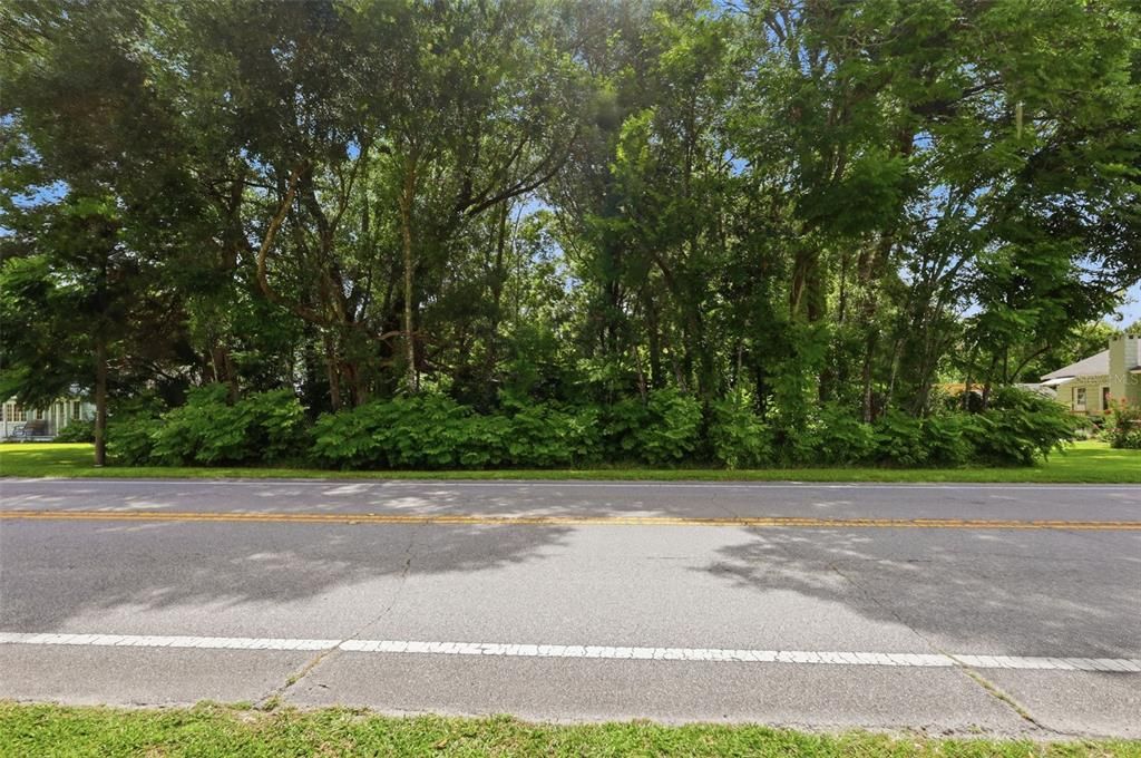 待售: $299,000 (1.45 acres)