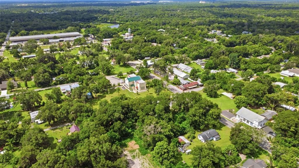 待售: $299,000 (1.45 acres)