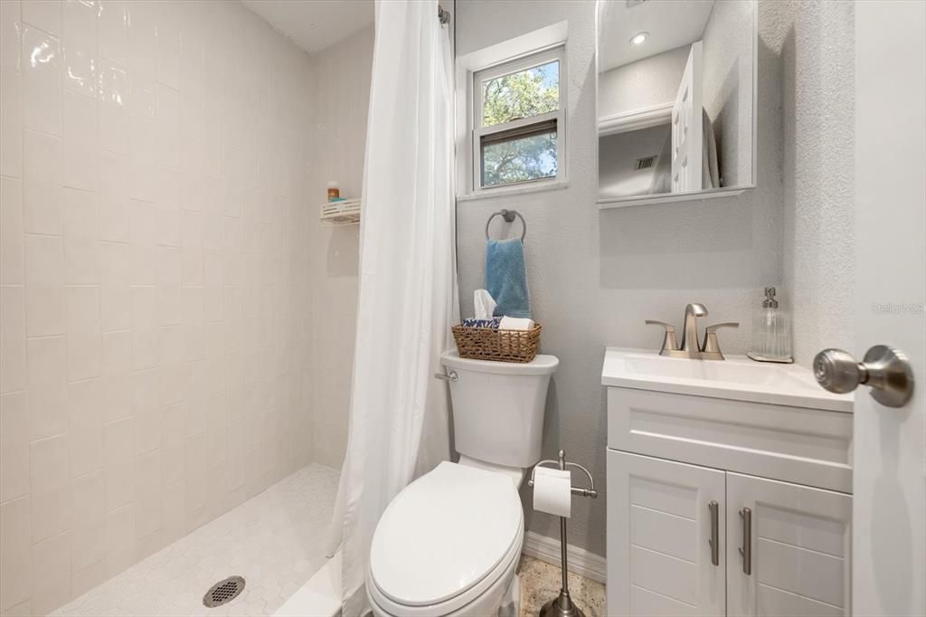 For Sale: $425,000 (3 beds, 2 baths, 1370 Square Feet)