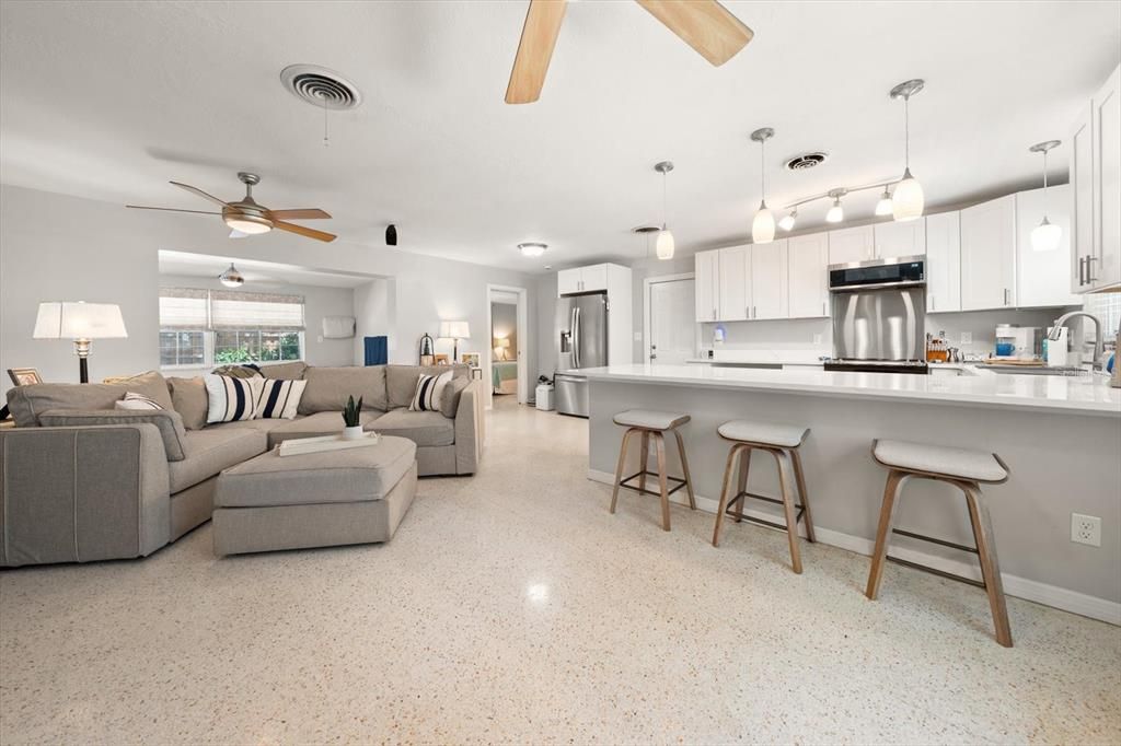 For Sale: $425,000 (3 beds, 2 baths, 1370 Square Feet)