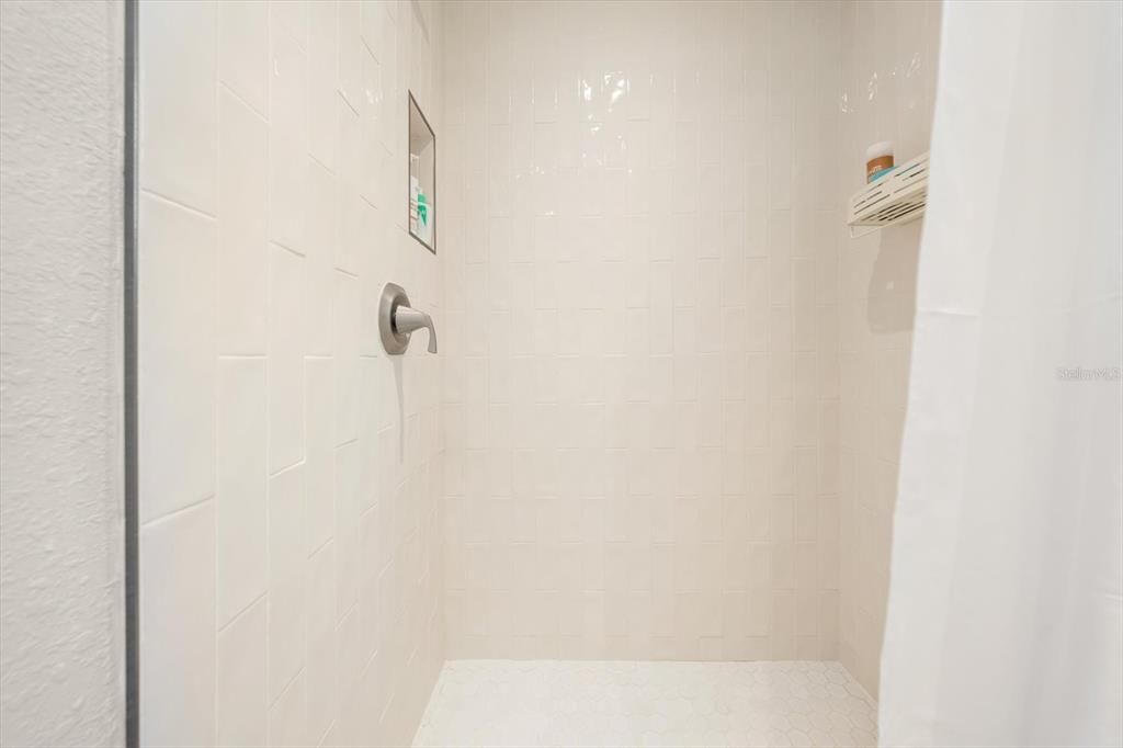 For Sale: $425,000 (3 beds, 2 baths, 1370 Square Feet)