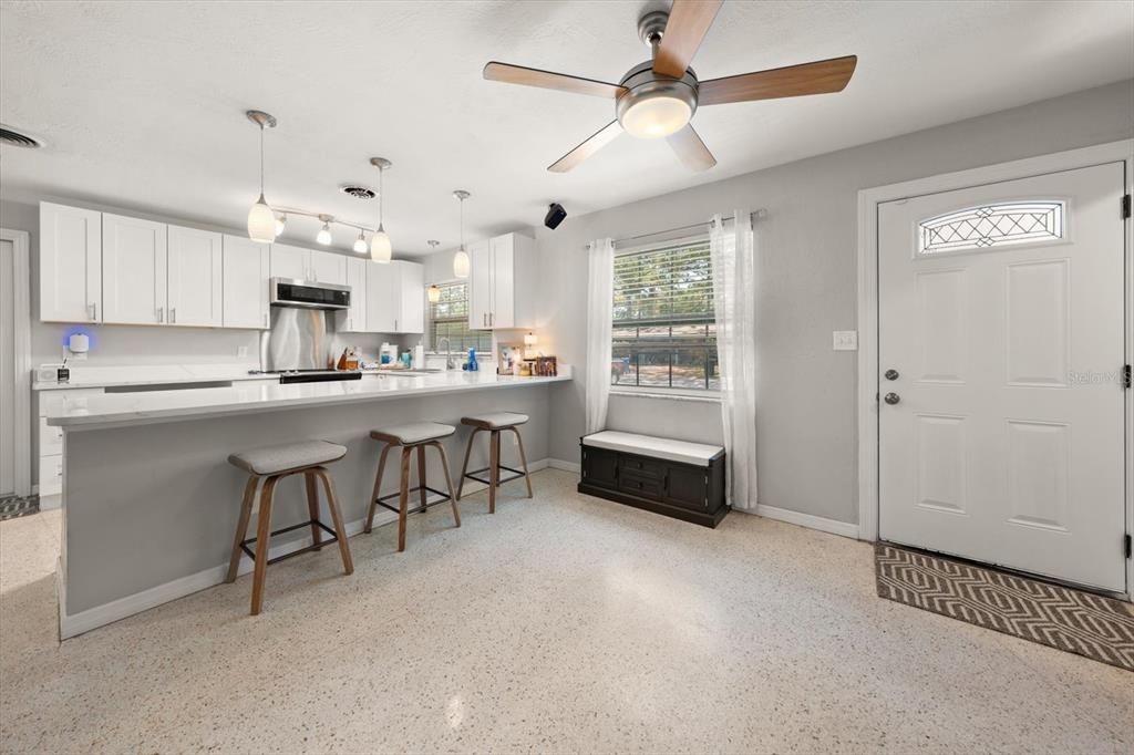 For Sale: $425,000 (3 beds, 2 baths, 1370 Square Feet)