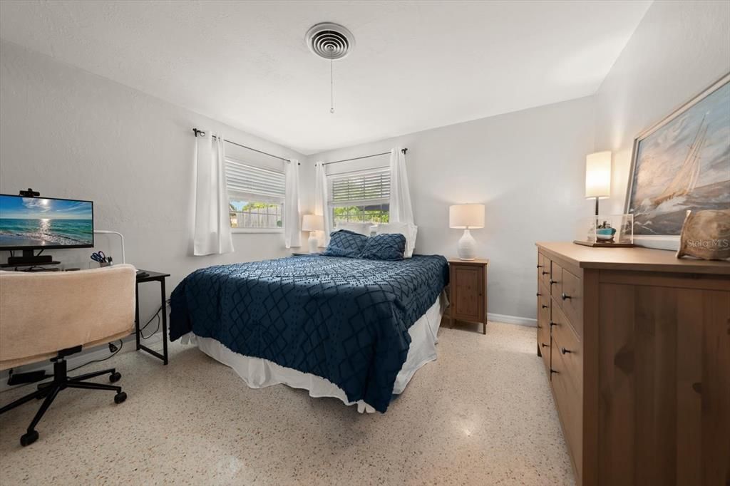 For Sale: $425,000 (3 beds, 2 baths, 1370 Square Feet)