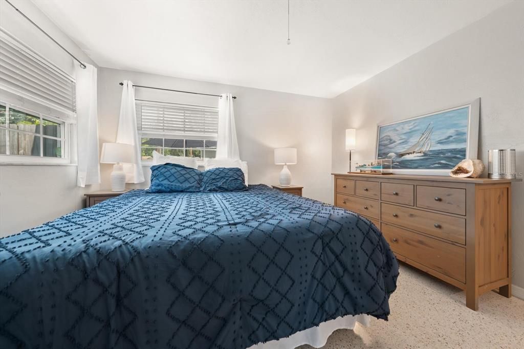 For Sale: $425,000 (3 beds, 2 baths, 1370 Square Feet)