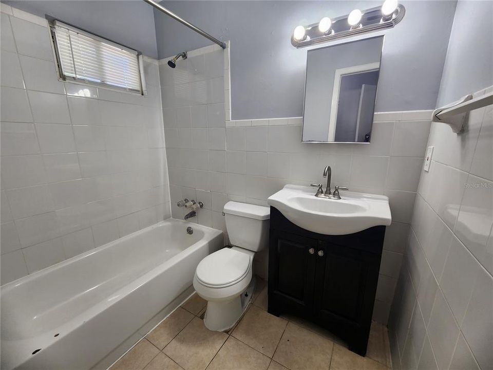 For Rent: $1,245 (3 beds, 2 baths, 976 Square Feet)