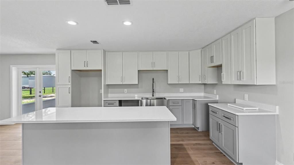 En Venta: $499,900 (3 camas, 2 baños, 1372 Pies cuadrados)