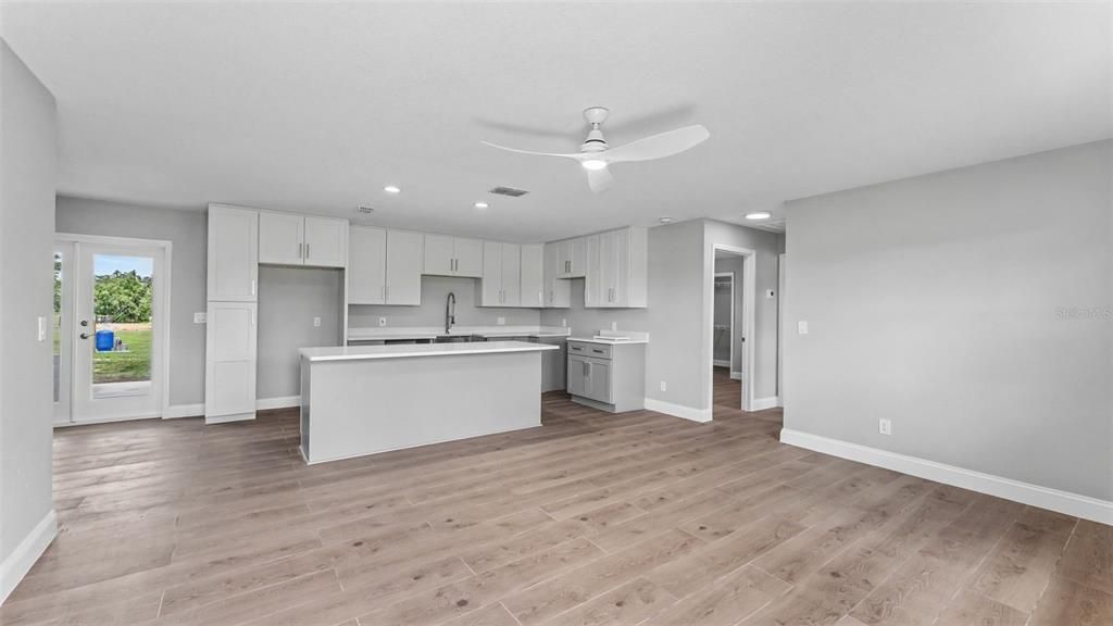 En Venta: $499,900 (3 camas, 2 baños, 1372 Pies cuadrados)