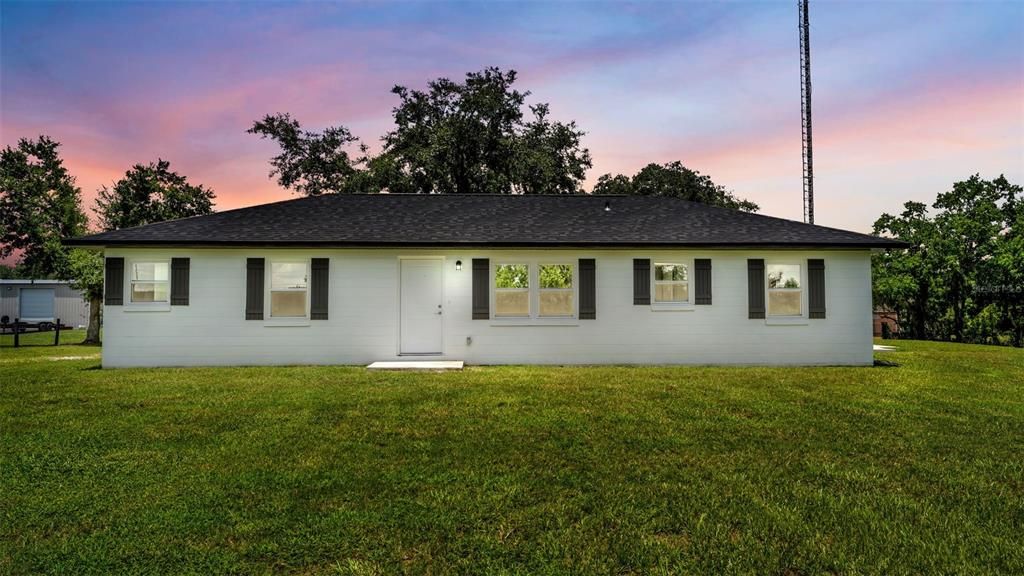En Venta: $499,900 (3 camas, 2 baños, 1372 Pies cuadrados)