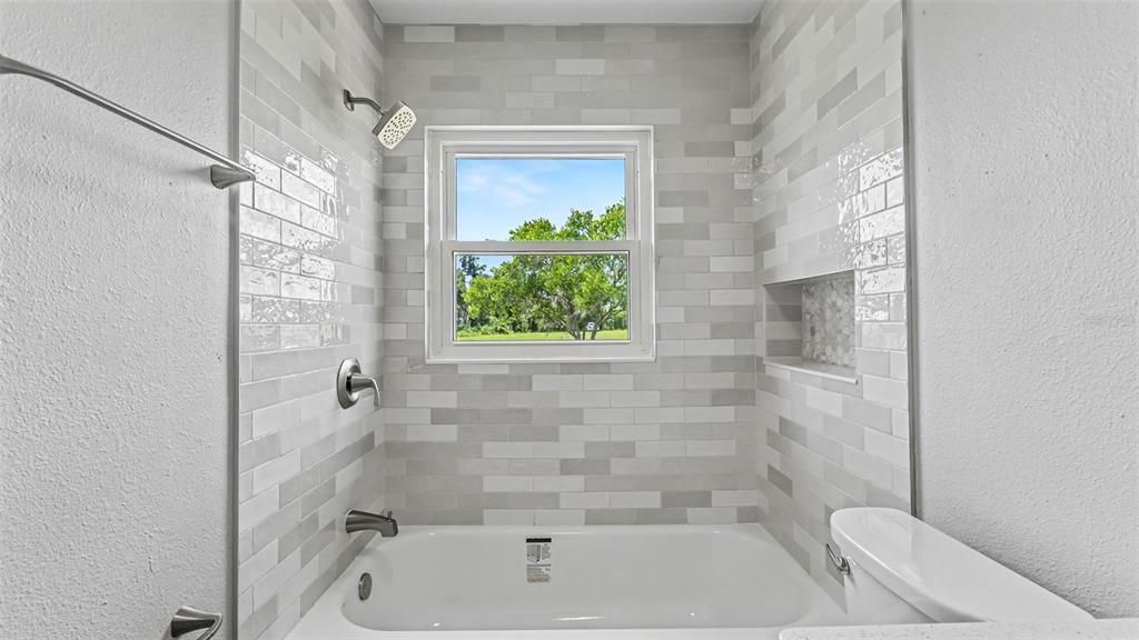 En Venta: $499,900 (3 camas, 2 baños, 1372 Pies cuadrados)