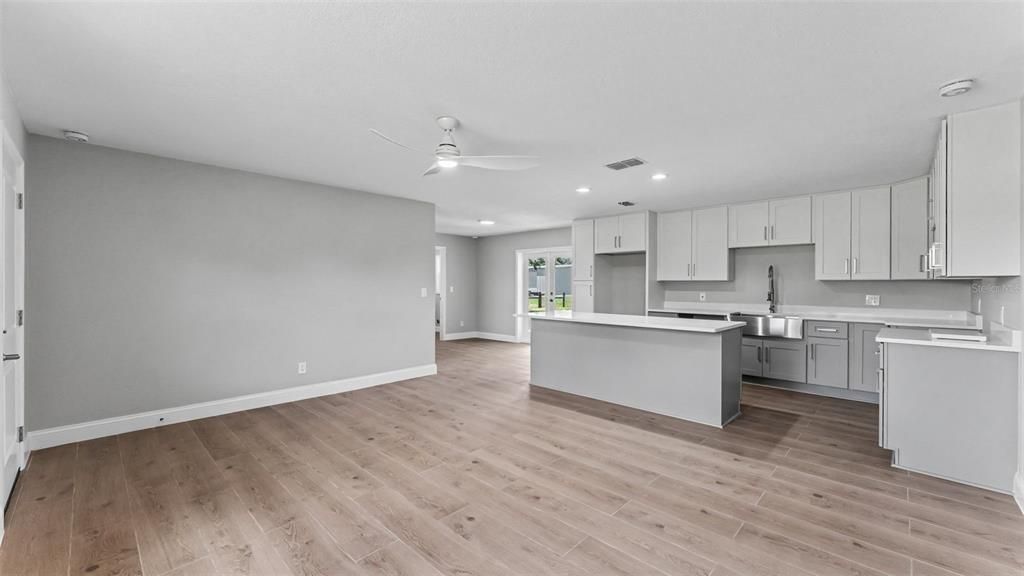 En Venta: $499,900 (3 camas, 2 baños, 1372 Pies cuadrados)