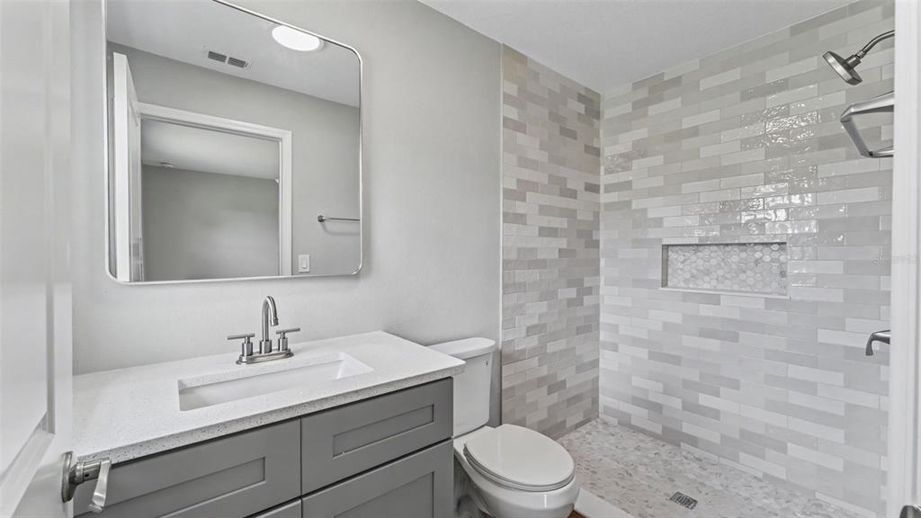 En Venta: $499,900 (3 camas, 2 baños, 1372 Pies cuadrados)