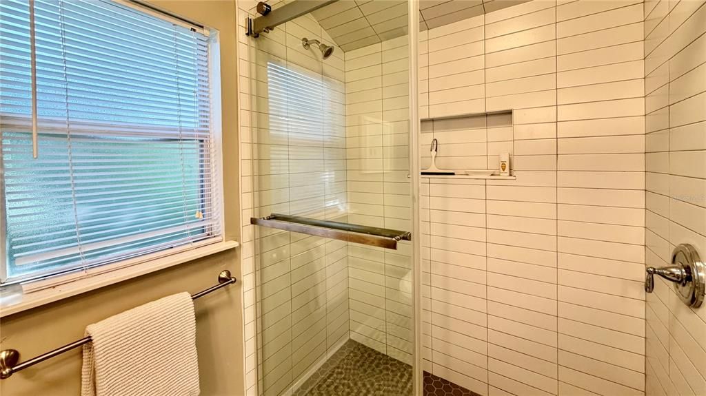 For Rent: $1,600 (1 beds, 1 baths, 261 Square Feet)