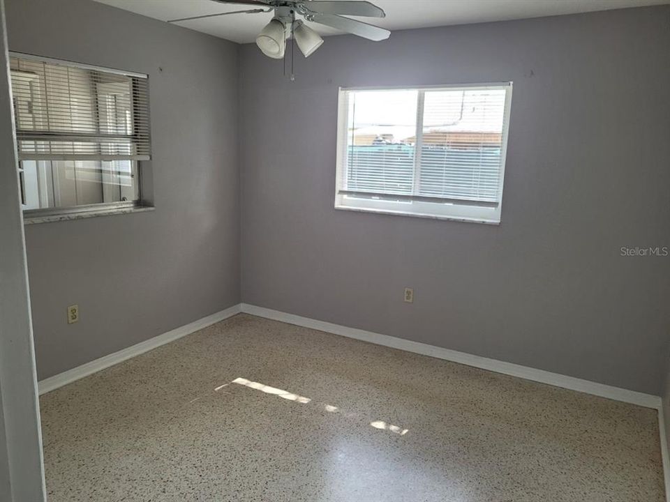 For Rent: $1,800 (2 beds, 1 baths, 1728 Square Feet)