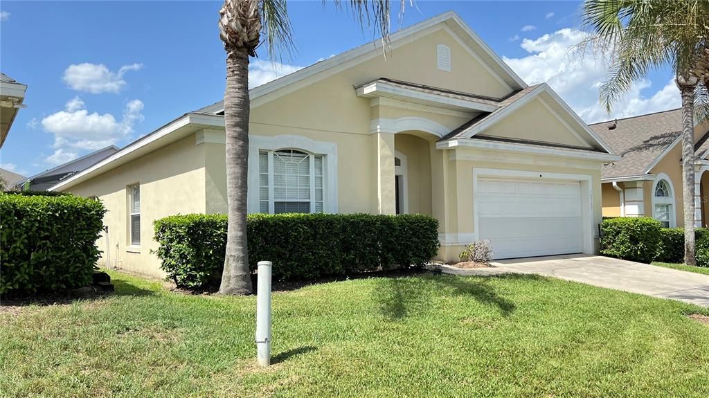 For Rent: $2,400 (4 beds, 3 baths, 1942 Square Feet)