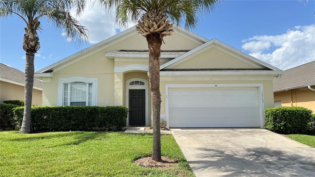 For Rent: $2,400 (4 beds, 3 baths, 1942 Square Feet)