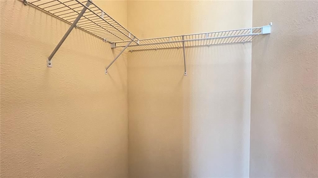 For Rent: $2,400 (4 beds, 3 baths, 1942 Square Feet)