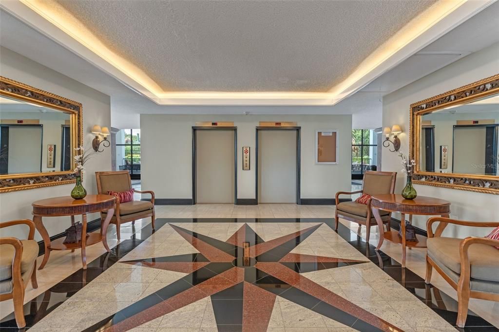 На продажу: $239,900 (2 спален, 2 ванн, 1109 Квадратных фут)