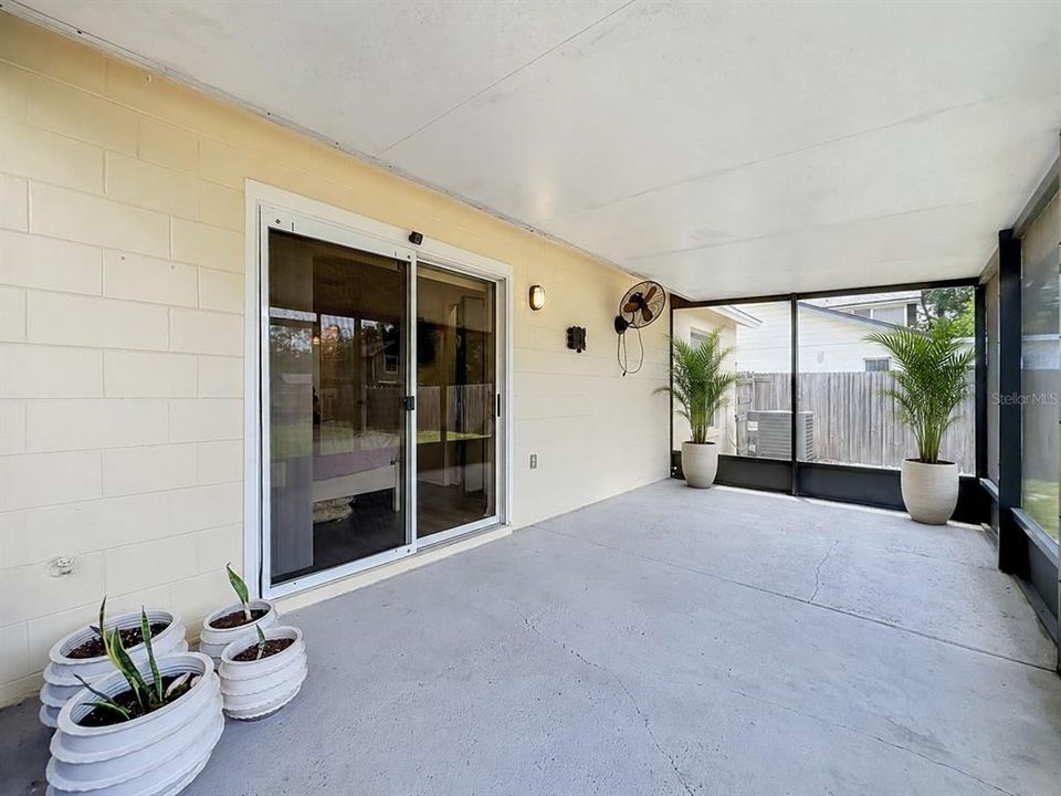 En Venta: $315,000 (2 camas, 2 baños, 985 Pies cuadrados)