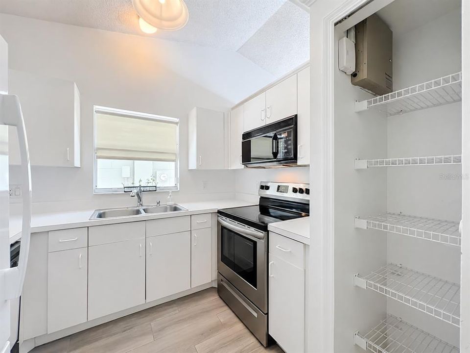 En Venta: $315,000 (2 camas, 2 baños, 985 Pies cuadrados)