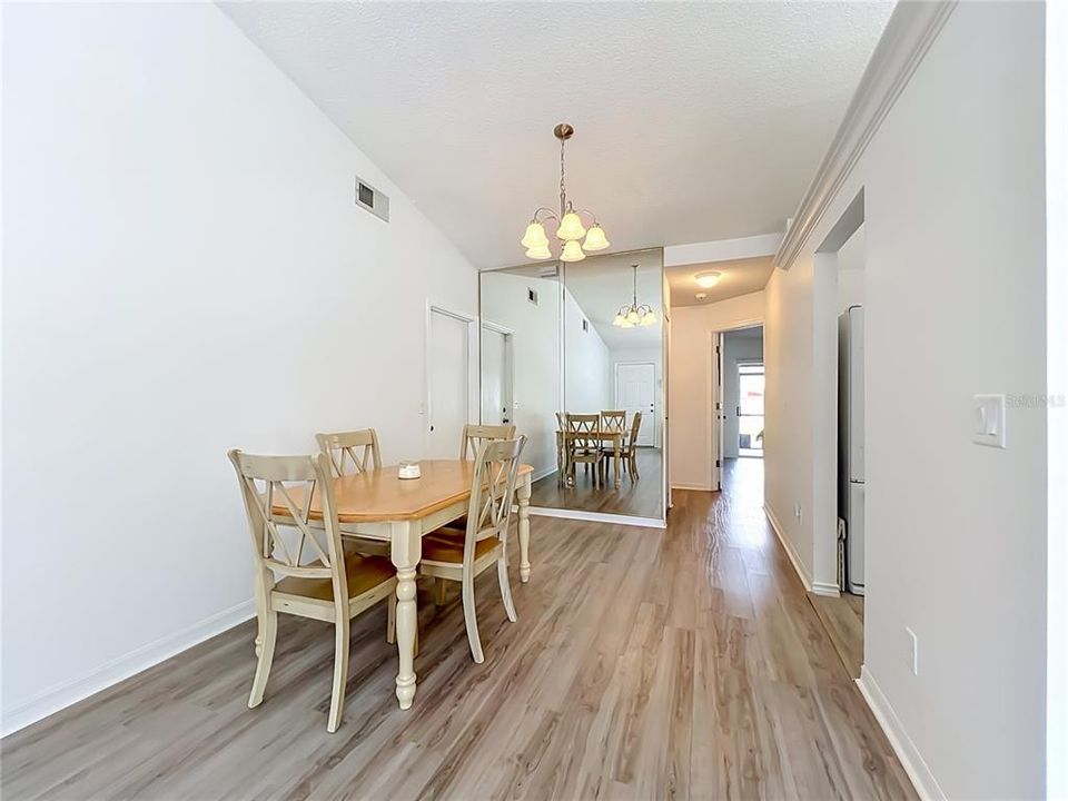 En Venta: $315,000 (2 camas, 2 baños, 985 Pies cuadrados)