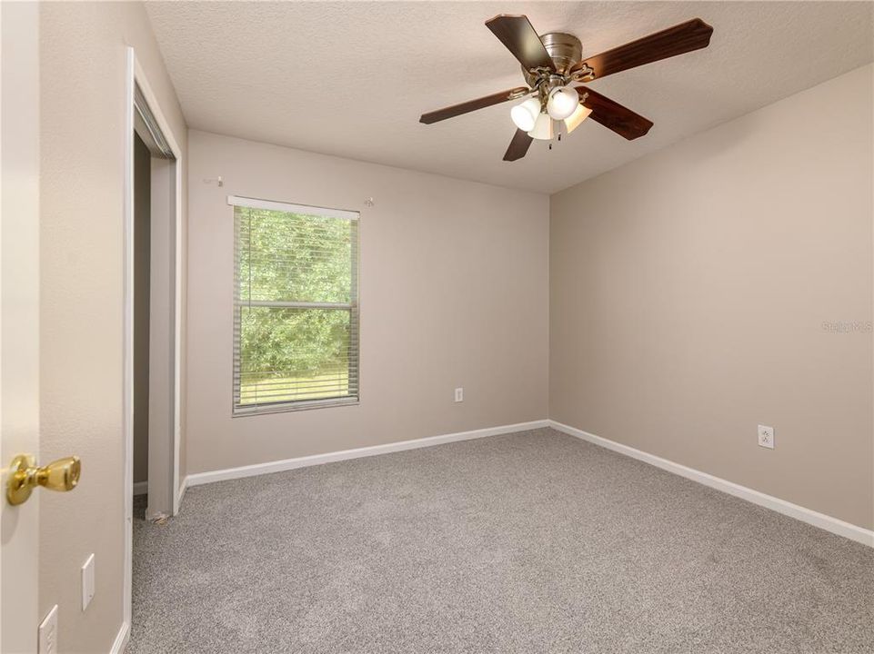 Activo con contrato: $359,000 (4 camas, 2 baños, 1956 Pies cuadrados)