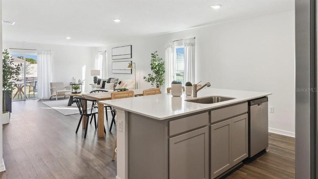 For Sale: $250,990 (4 beds, 2 baths, 1560 Square Feet)