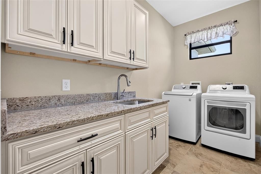 Active With Contract: $415,000 (3 beds, 2 baths, 1914 Square Feet)