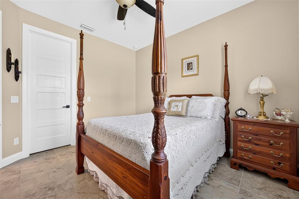 Active With Contract: $415,000 (3 beds, 2 baths, 1914 Square Feet)