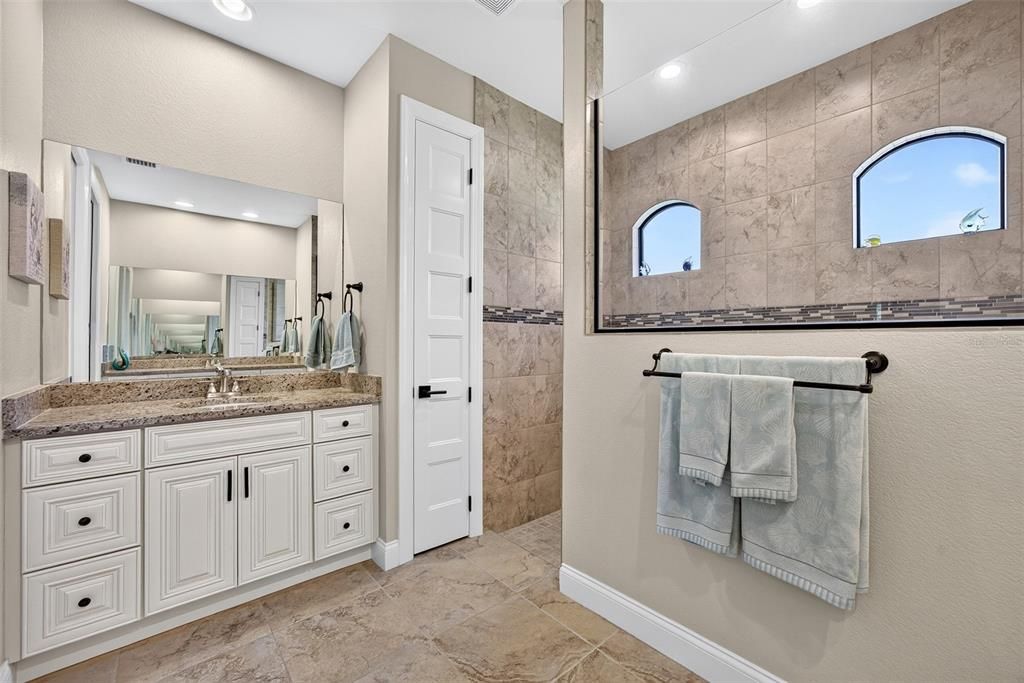 Active With Contract: $415,000 (3 beds, 2 baths, 1914 Square Feet)