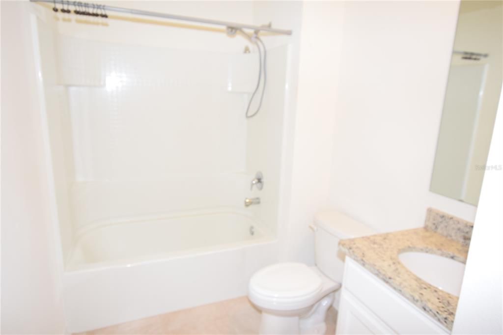 В аренду: $2,400 (4 спален, 2 ванн, 1617 Квадратных фут)