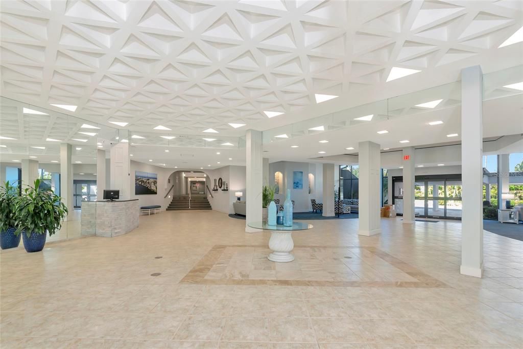 For Sale: $419,000 (1 beds, 1 baths, 751 Square Feet)