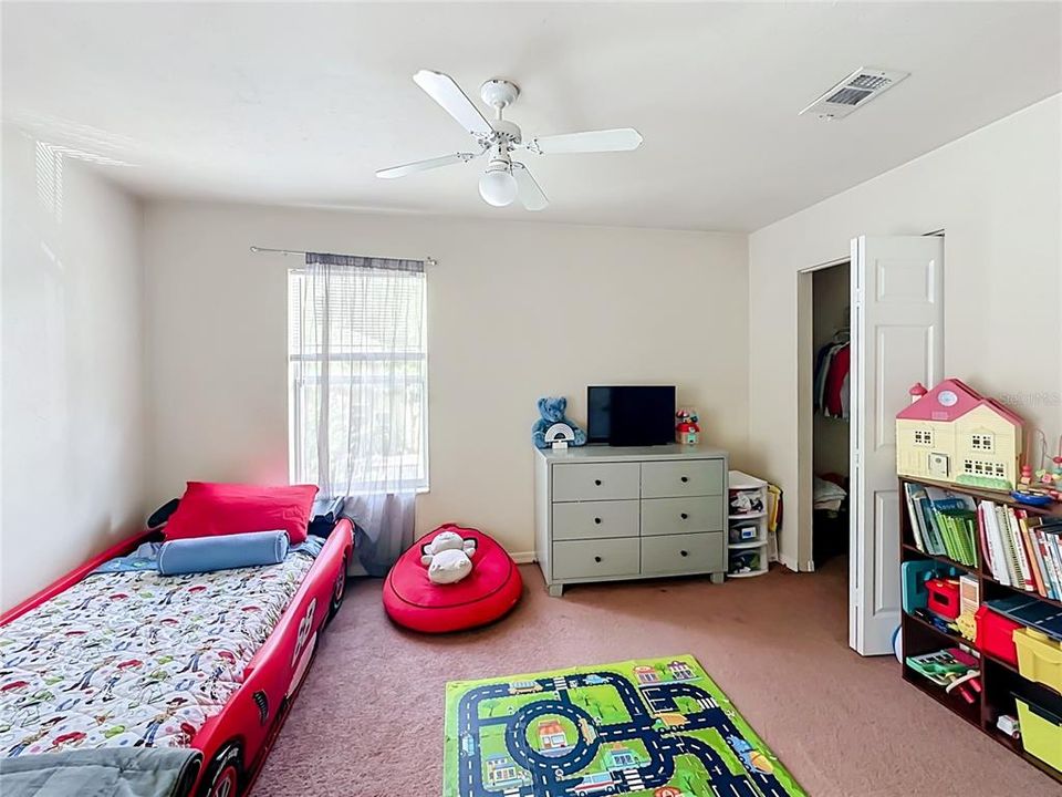 For Sale: $154,900 (2 beds, 2 baths, 986 Square Feet)