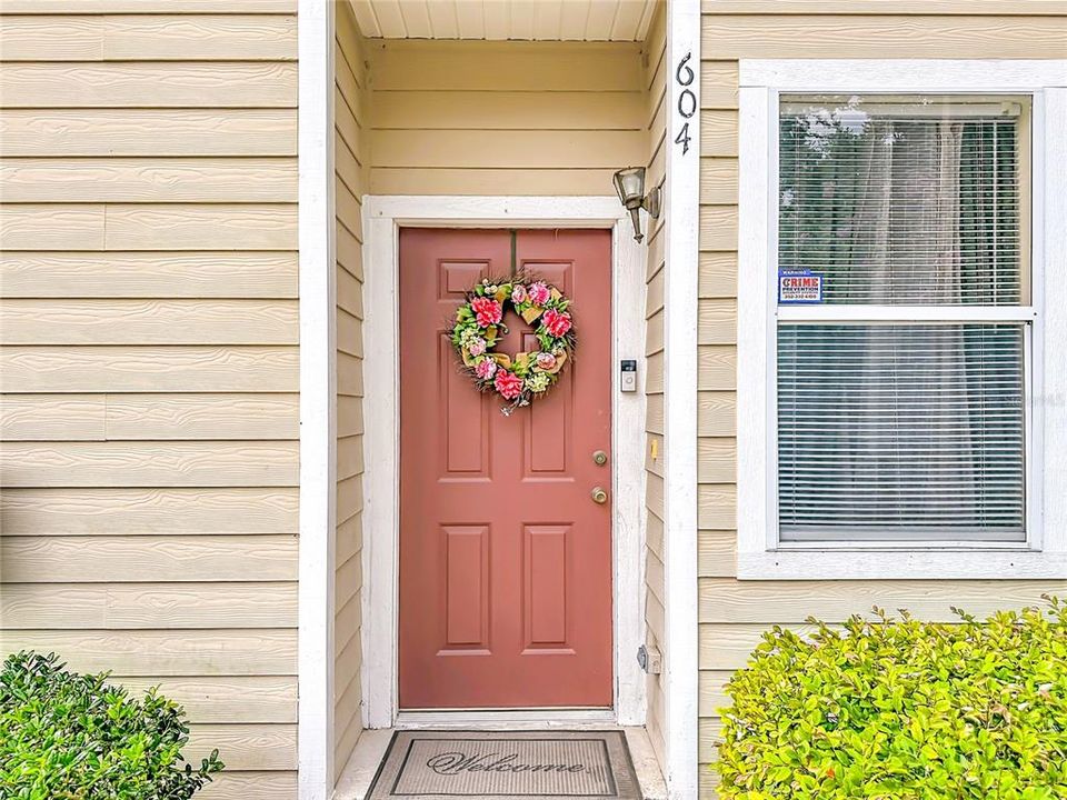 For Sale: $154,900 (2 beds, 2 baths, 986 Square Feet)
