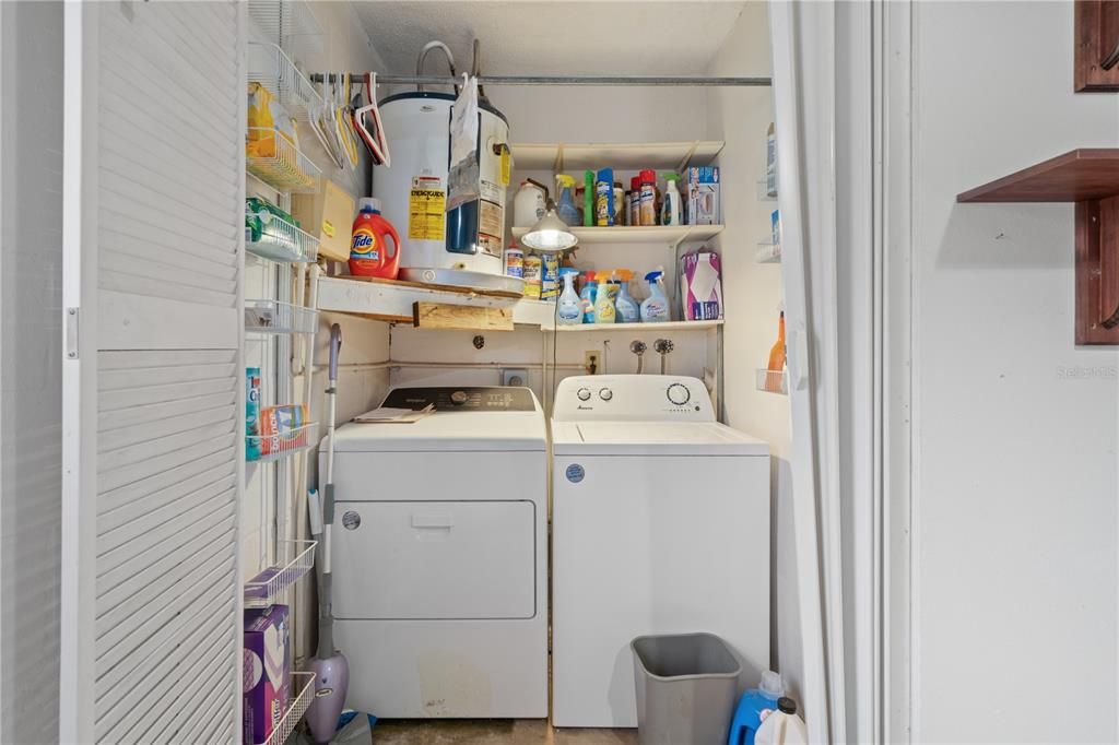 Activo con contrato: $235,000 (2 camas, 2 baños, 1144 Pies cuadrados)