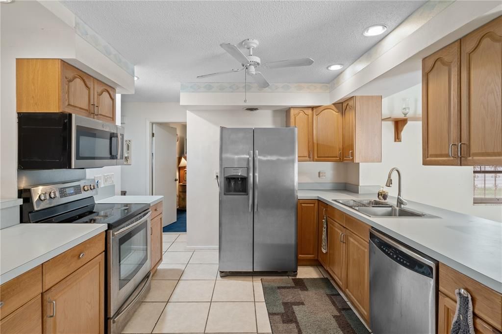 Activo con contrato: $235,000 (2 camas, 2 baños, 1144 Pies cuadrados)