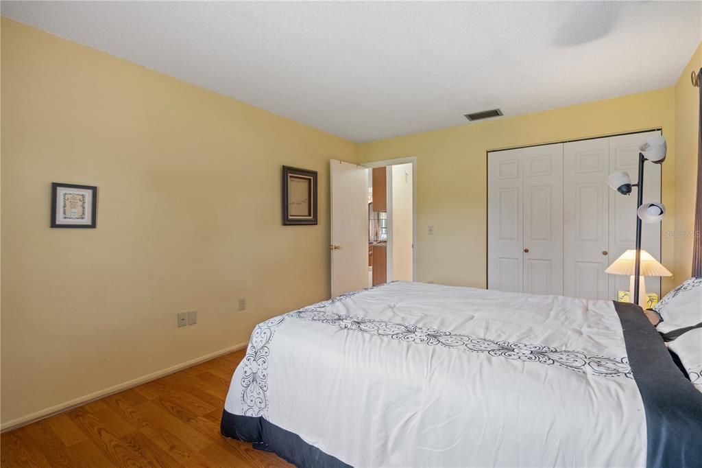 Activo con contrato: $235,000 (2 camas, 2 baños, 1144 Pies cuadrados)