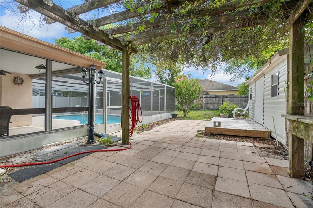 Activo con contrato: $235,000 (2 camas, 2 baños, 1144 Pies cuadrados)