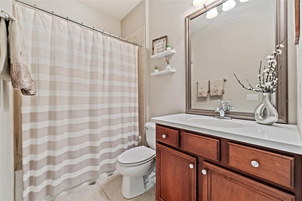Activo con contrato: $689,990 (3 camas, 3 baños, 2527 Pies cuadrados)