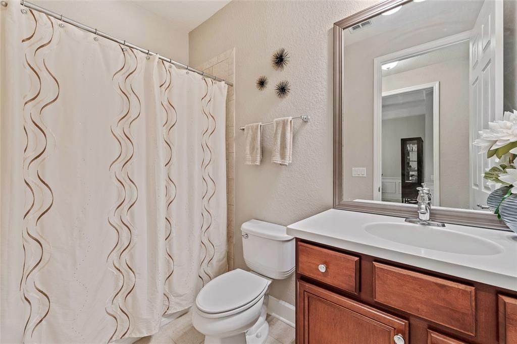 Activo con contrato: $689,990 (3 camas, 3 baños, 2527 Pies cuadrados)