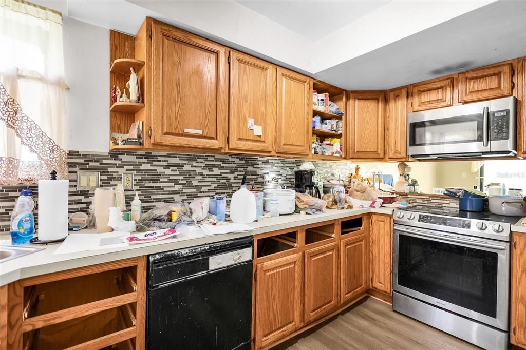 На продажу: $315,000 (4 спален, 3 ванн, 2200 Квадратных фут)