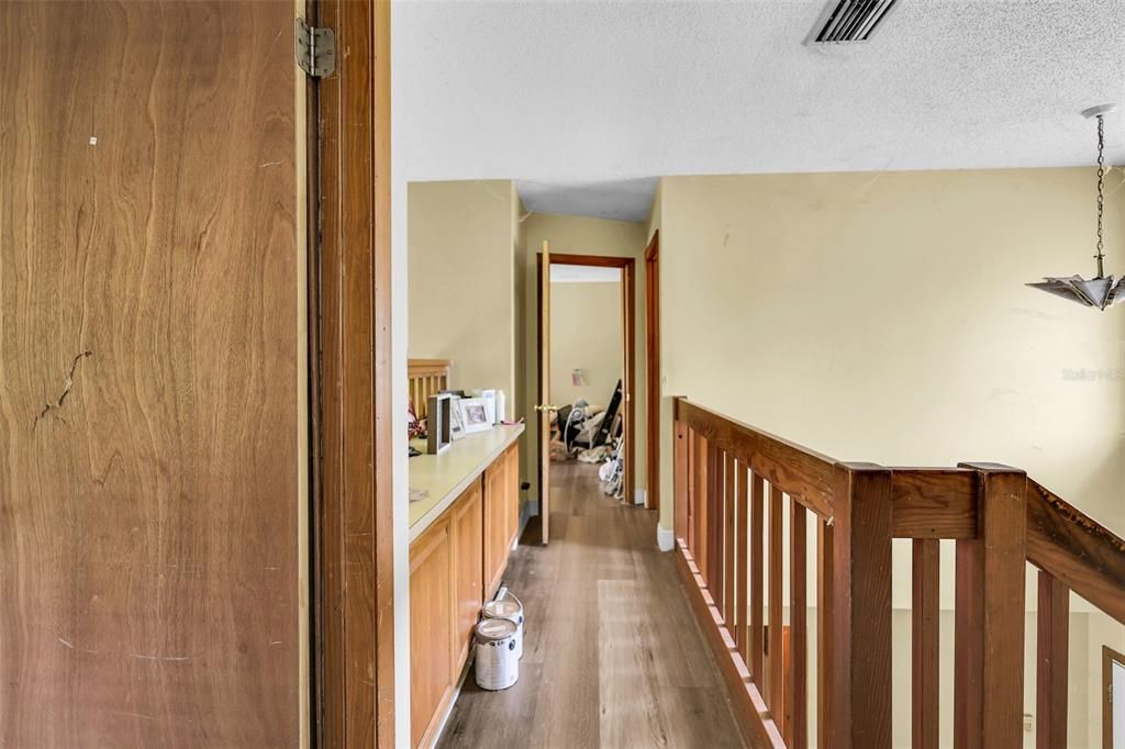 На продажу: $315,000 (4 спален, 3 ванн, 2200 Квадратных фут)