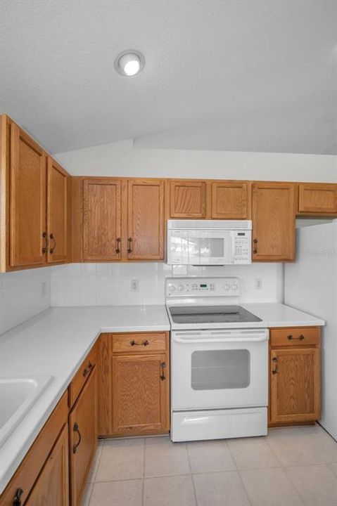 En Venta: $395,000 (3 camas, 2 baños, 2032 Pies cuadrados)