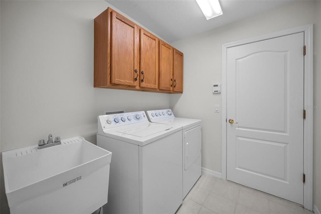 En Venta: $395,000 (3 camas, 2 baños, 2032 Pies cuadrados)