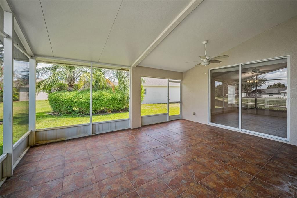 En Venta: $395,000 (3 camas, 2 baños, 2032 Pies cuadrados)