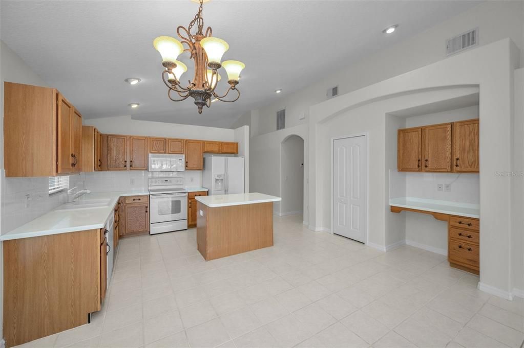En Venta: $395,000 (3 camas, 2 baños, 2032 Pies cuadrados)