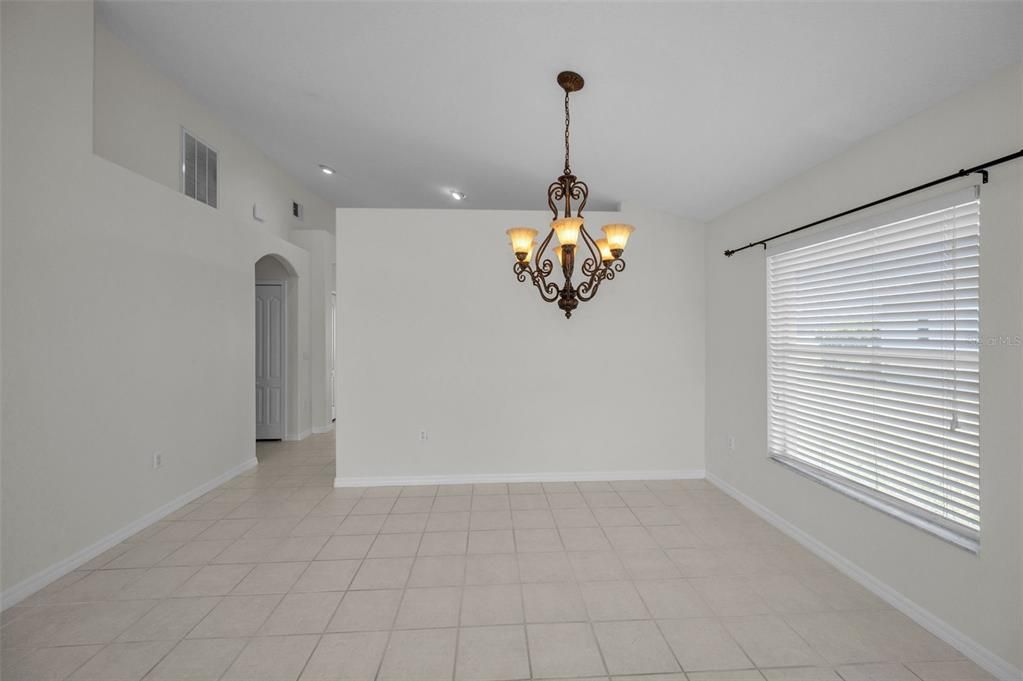 En Venta: $395,000 (3 camas, 2 baños, 2032 Pies cuadrados)