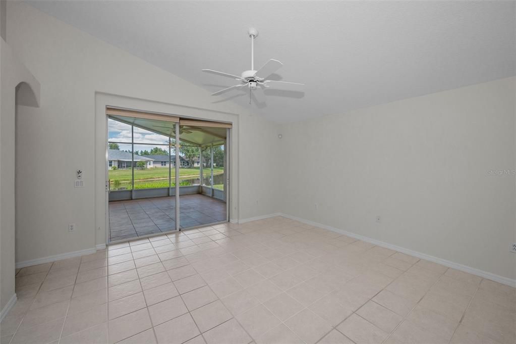 En Venta: $395,000 (3 camas, 2 baños, 2032 Pies cuadrados)